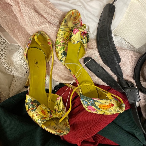 XO RACHEL 🌈 Let me help u buy reseller inventory! - Picture 3 of 13